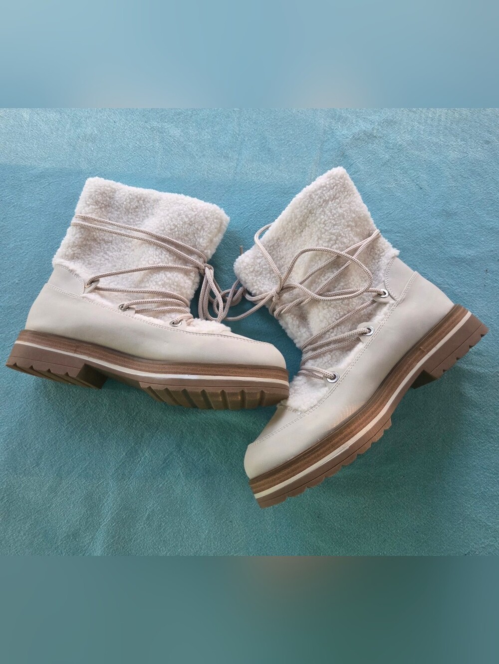 NEW Portland Women's Cream Sherpa Lace-Up Winter Boots